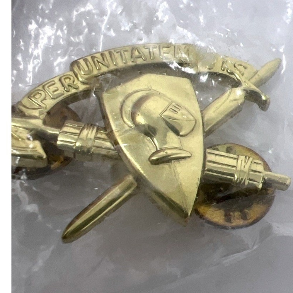 Texas A&M Corps of Cadets Corps Brass Per Unitatem Vis Collar Pin New Sealed